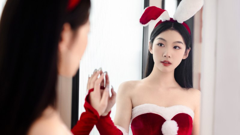 逆袭重启/Rebooted Fate刚毕业就遭遇金融危机失业在家的齐念，偶然从一位老乞丐手中得到了《逆袭重启》的秘籍，然而，他未曾意识到，这本秘籍不仅改变了他的人生轨迹，还揭开了现实世界的一层面纱