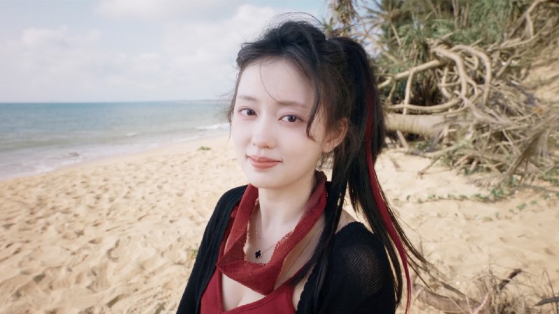 荒岛求生：逃出美女岛/Island Survival这是一款“恋爱养成”+“探索合成”的真人互动影游