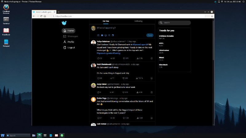 黑客中心：终极模拟器/HackHub – Ultimate Hacker Simulator作为 Hackhub 中熟练的黑客，揭开网络秘密并挫败大规模监控
